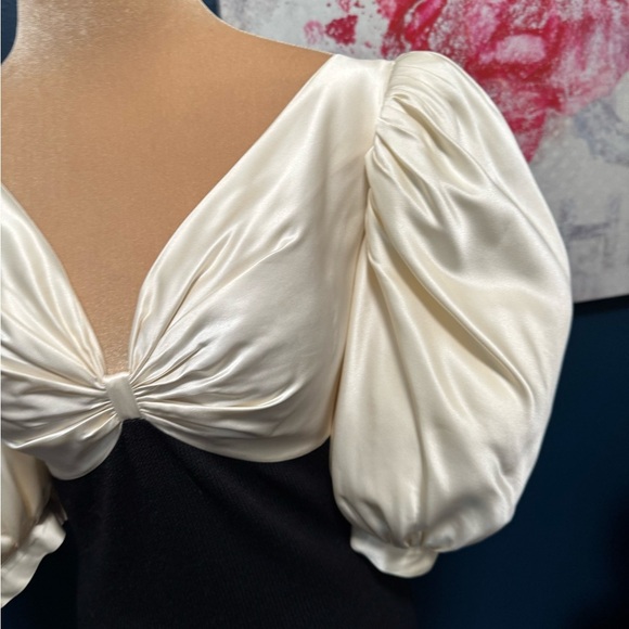 Vintage St John by Marie Grey Elegant Black Knit and Cream Dress Size 6 - Picture 6 of 15